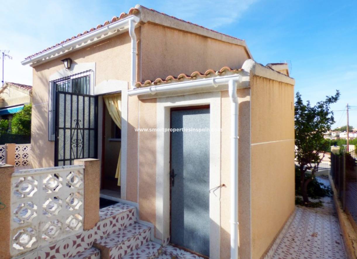 Wederverkoop - Detached Villa - La Marina - Urbanización La Marina