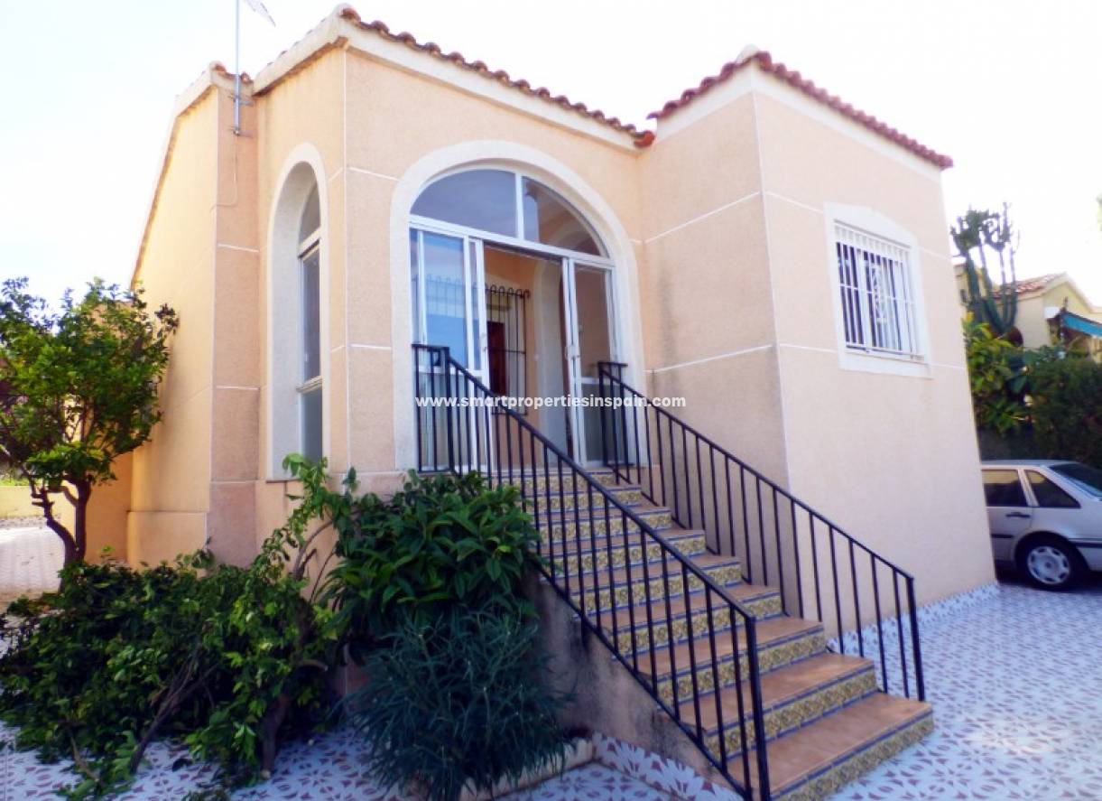 Wederverkoop - Detached Villa - La Marina - Urbanización La Marina