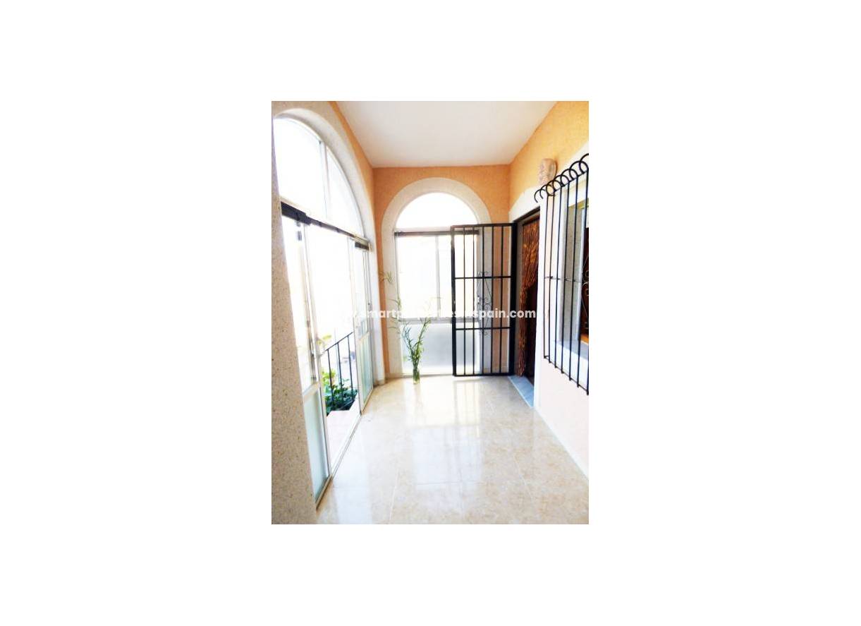 Wederverkoop - Detached Villa - La Marina - Urbanización La Marina