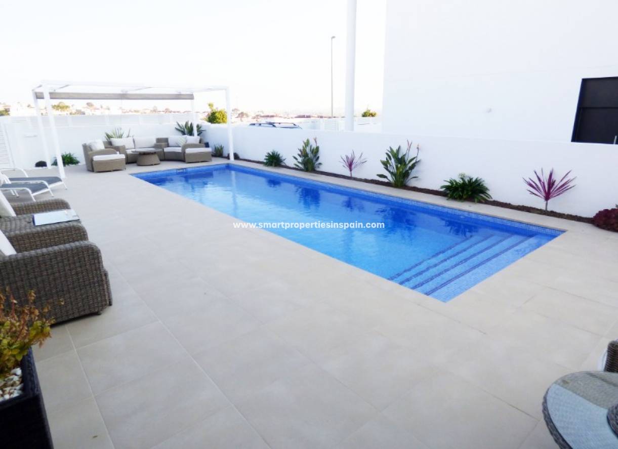 Wederverkoop - Detached Villa - La Marina - Urbanización La Marina