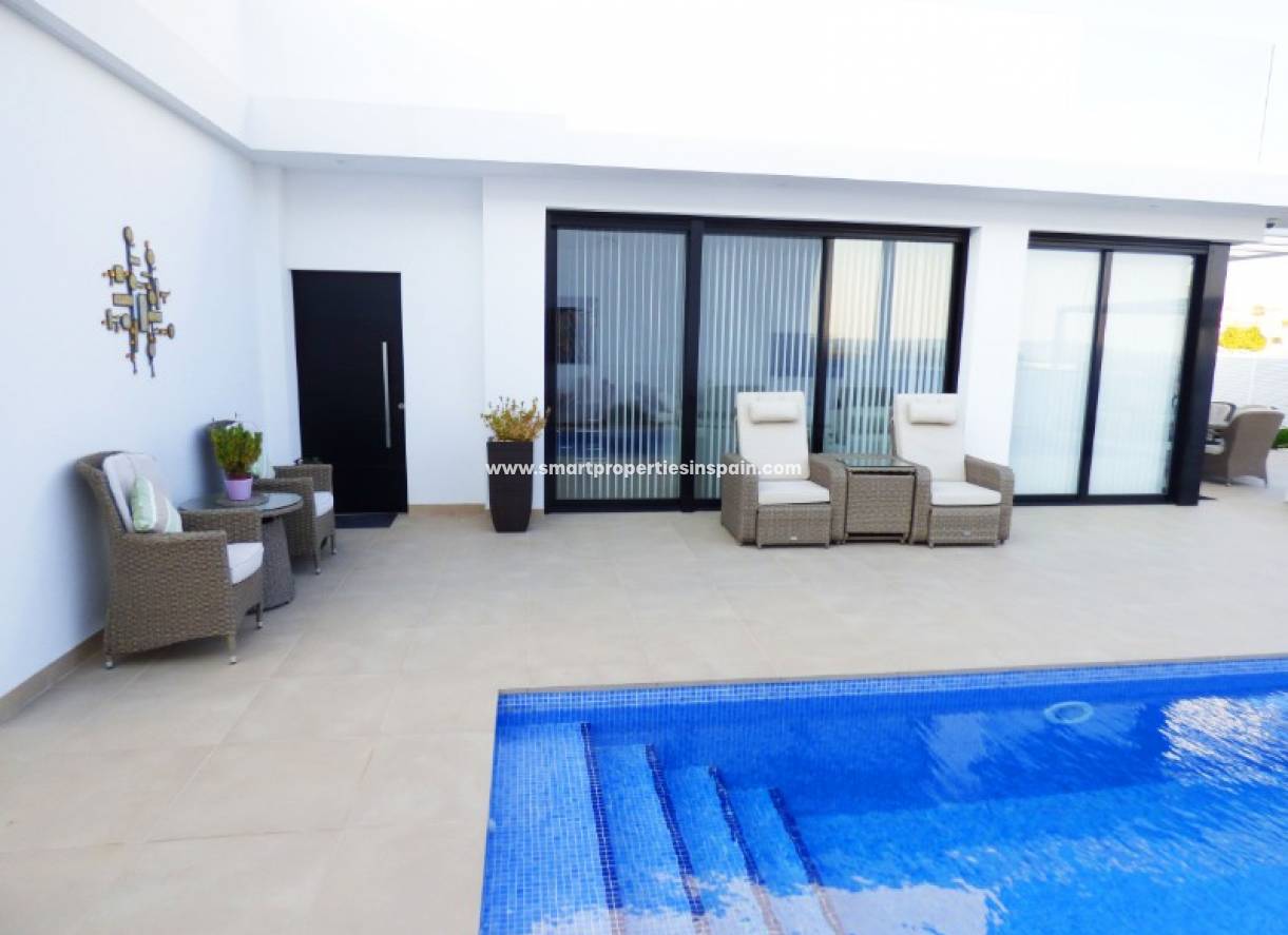 Wederverkoop - Detached Villa - La Marina - Urbanización La Marina