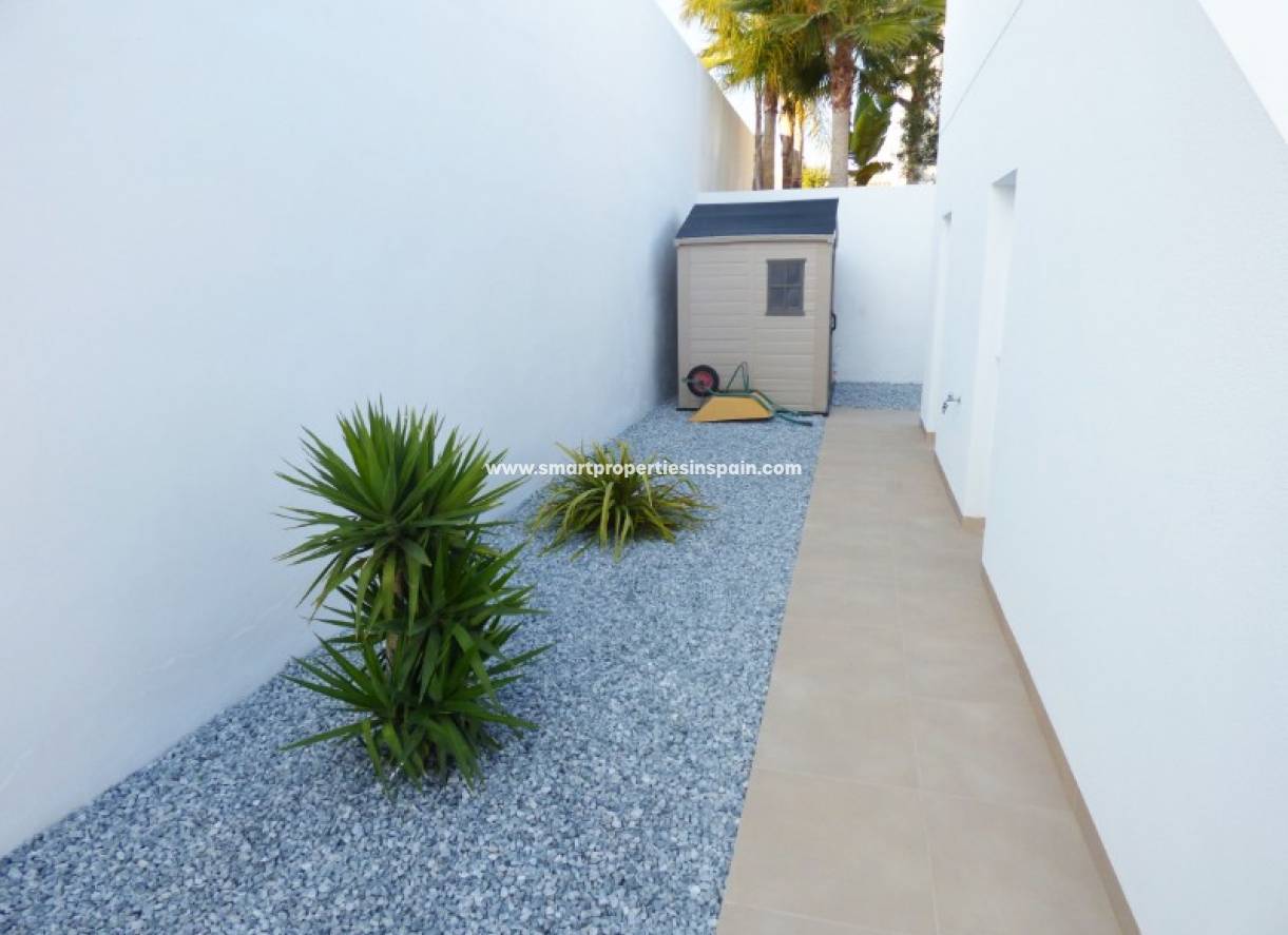 Wederverkoop - Detached Villa - La Marina - Urbanización La Marina