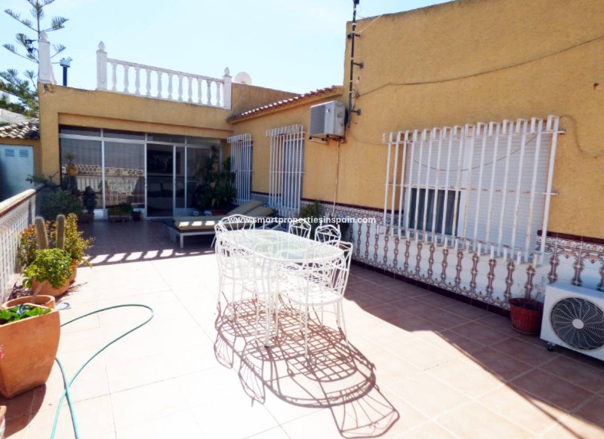 Wederverkoop - Detached Villa - La Marina - Urbanización La Marina