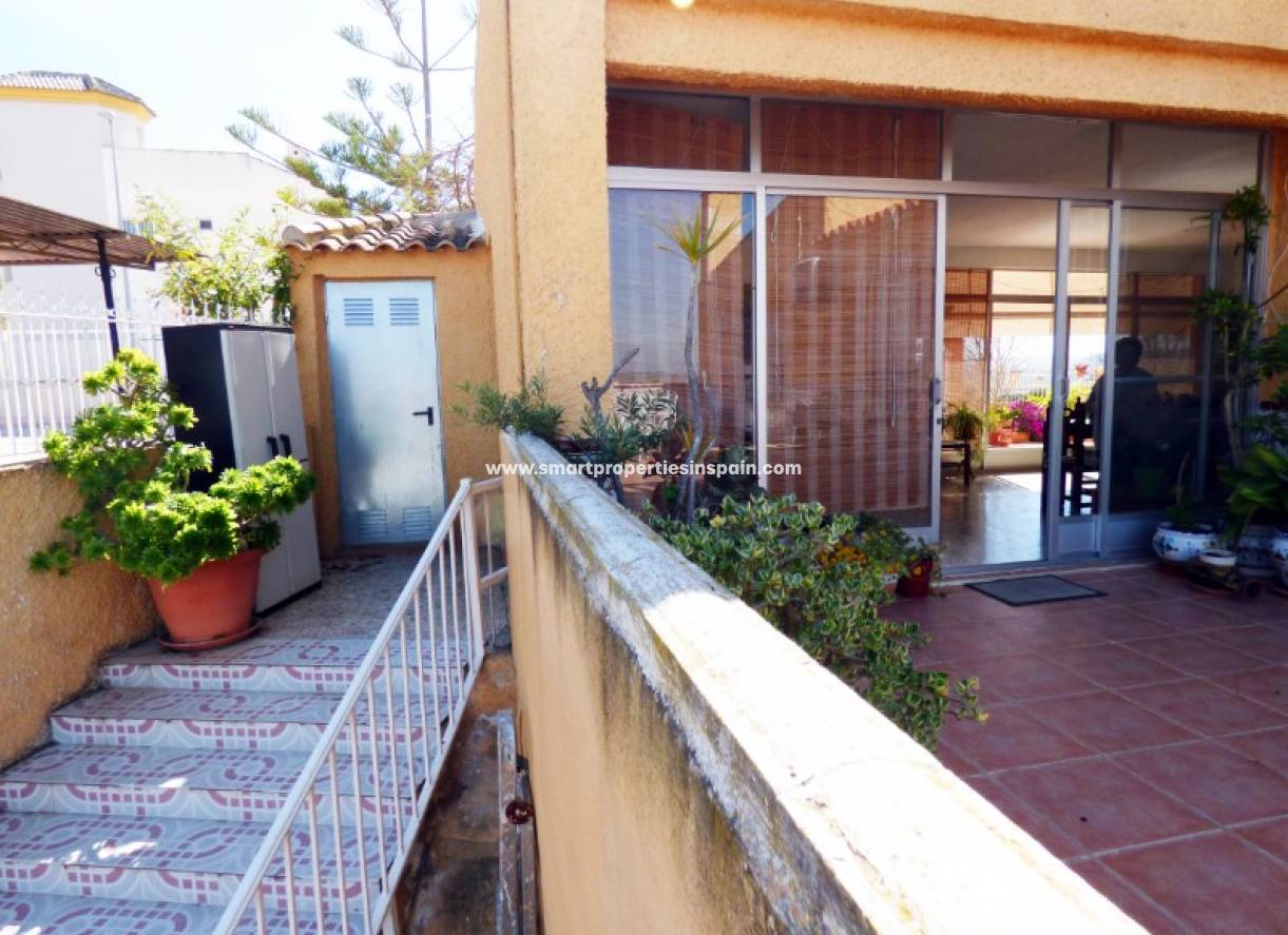 Wederverkoop - Detached Villa - La Marina - Urbanización La Marina