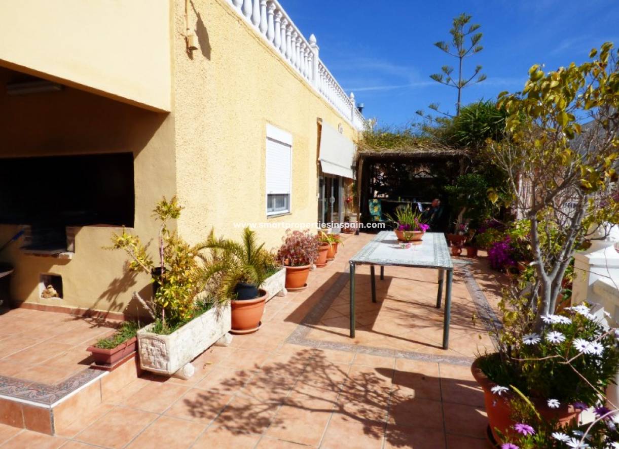 Wederverkoop - Detached Villa - La Marina - Urbanización La Marina