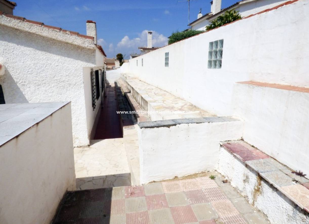 Wederverkoop - Detached Villa - La Marina - Urbanización La Marina