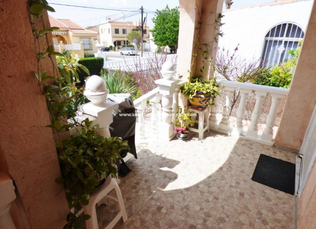 Wederverkoop - Detached Villa - La Marina - Urbanización La Marina