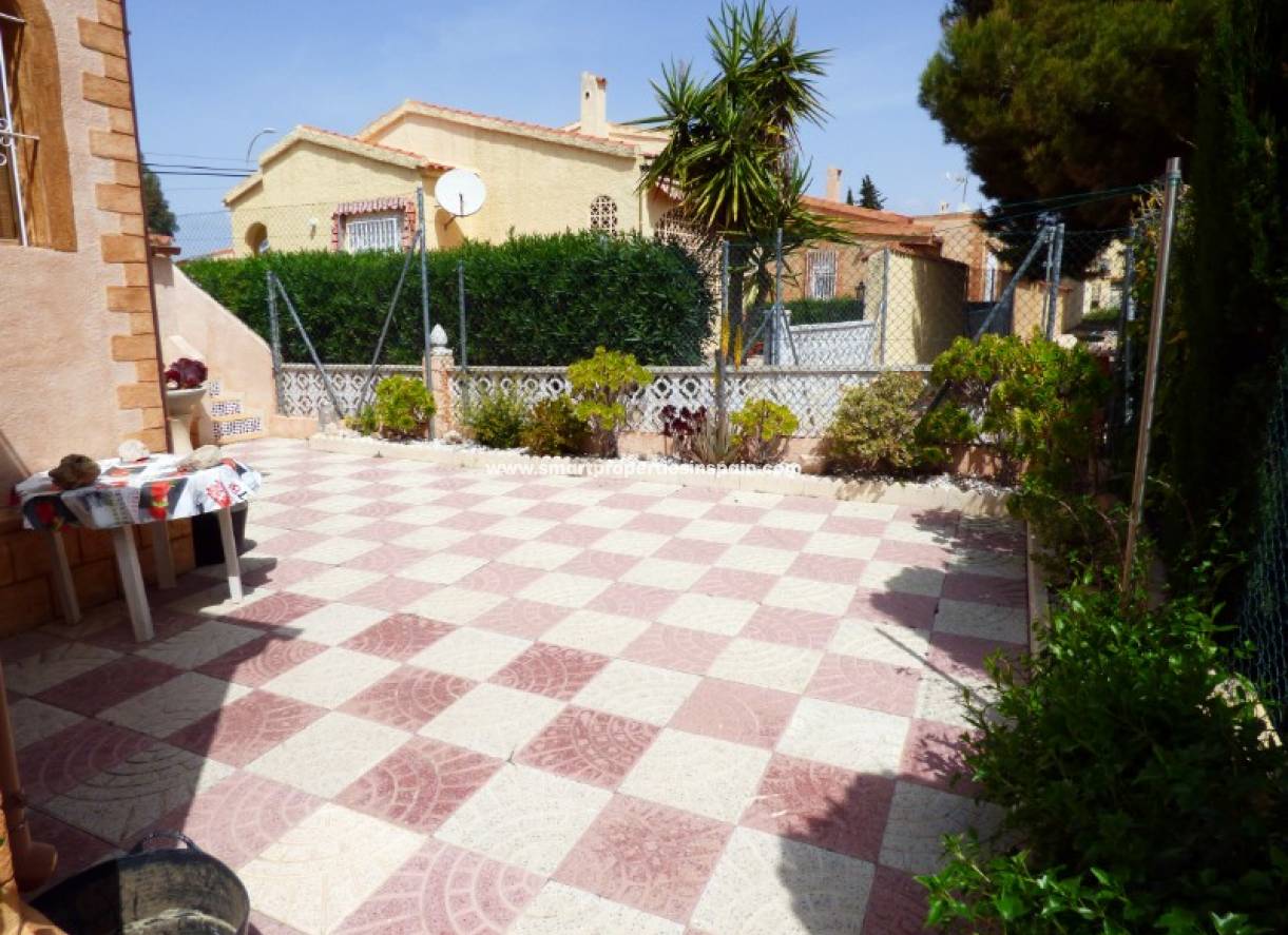 Wederverkoop - Detached Villa - La Marina - Urbanización La Marina