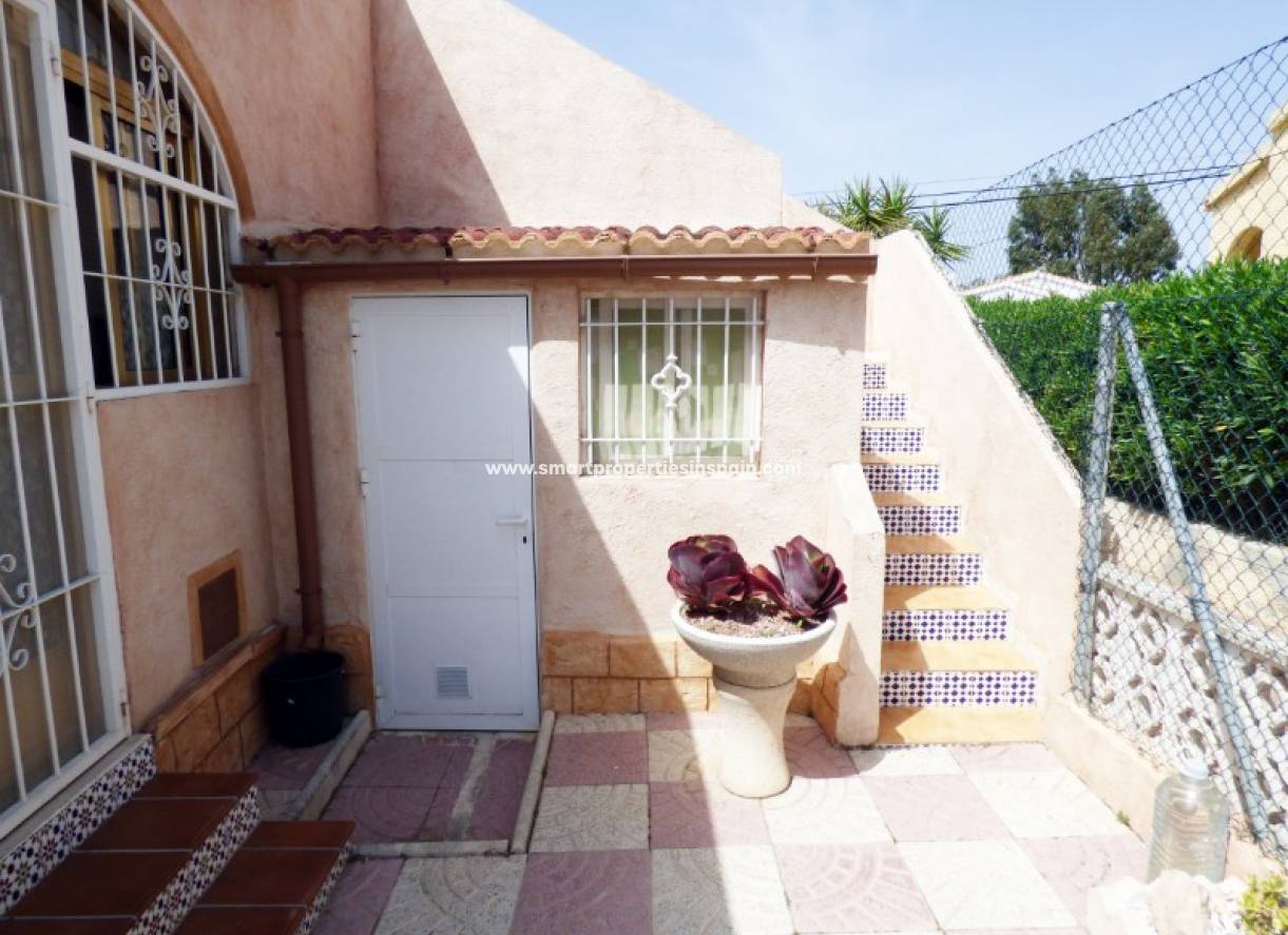 Wederverkoop - Detached Villa - La Marina - Urbanización La Marina