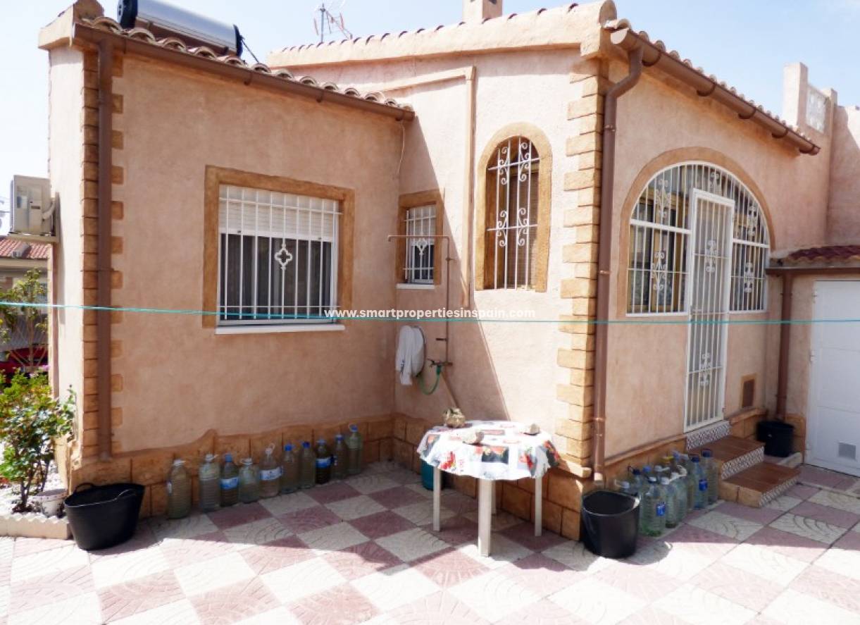Wederverkoop - Detached Villa - La Marina - Urbanización La Marina