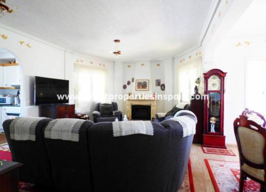 Wederverkoop - Detached Villa - La Marina - Urbanización La Marina
