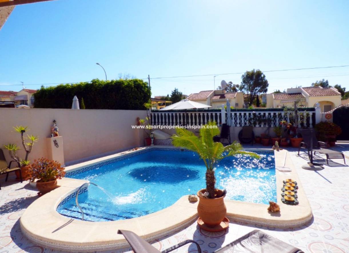 Wederverkoop - Detached Villa - La Marina - Urbanización La Marina