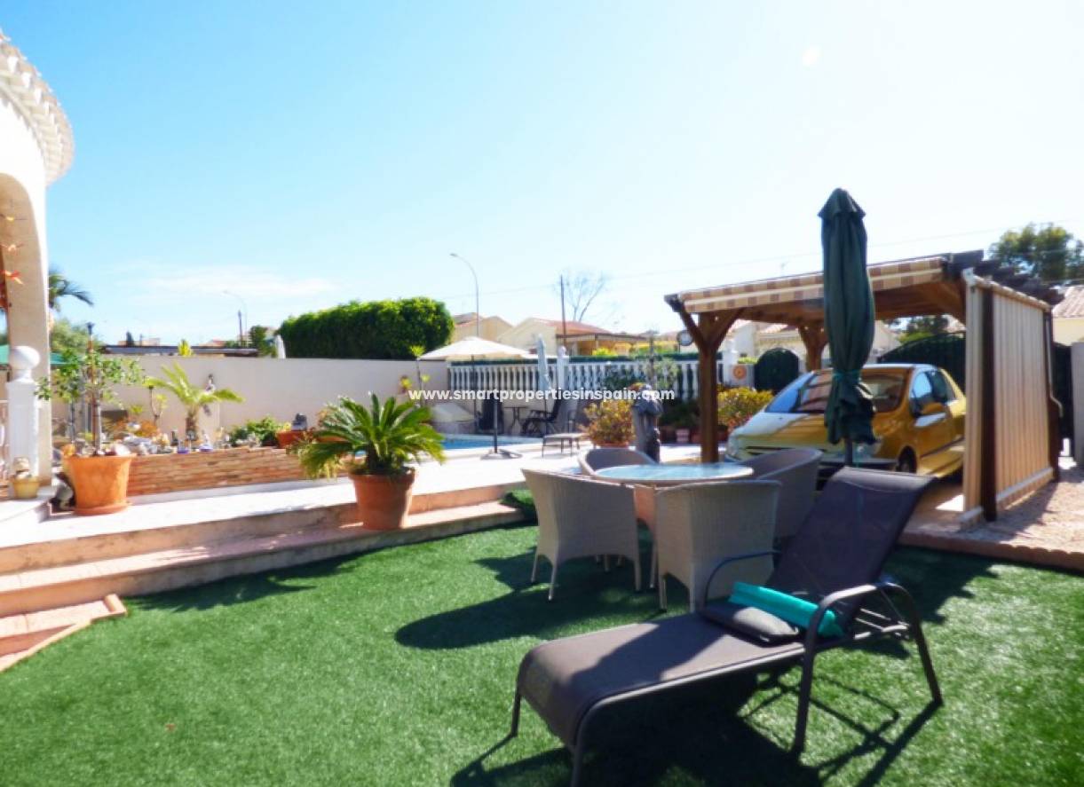 Wederverkoop - Detached Villa - La Marina - Urbanización La Marina