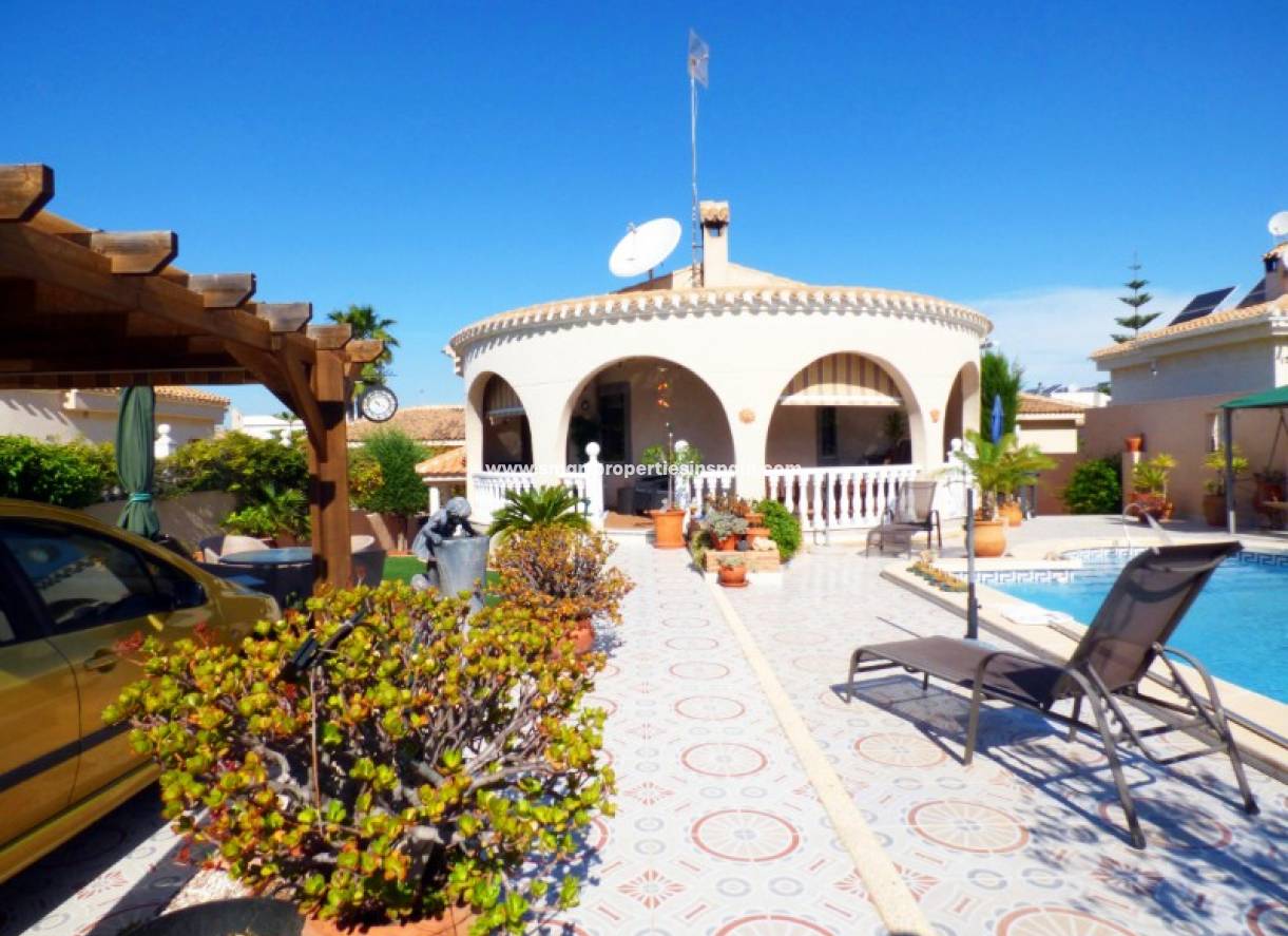 Wederverkoop - Detached Villa - La Marina - Urbanización La Marina