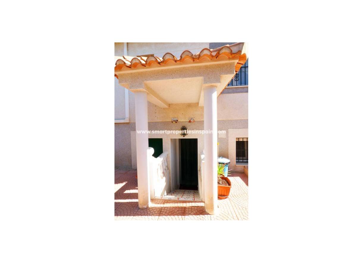 Wederverkoop - Detached Villa - La Marina - Urbanización La Marina