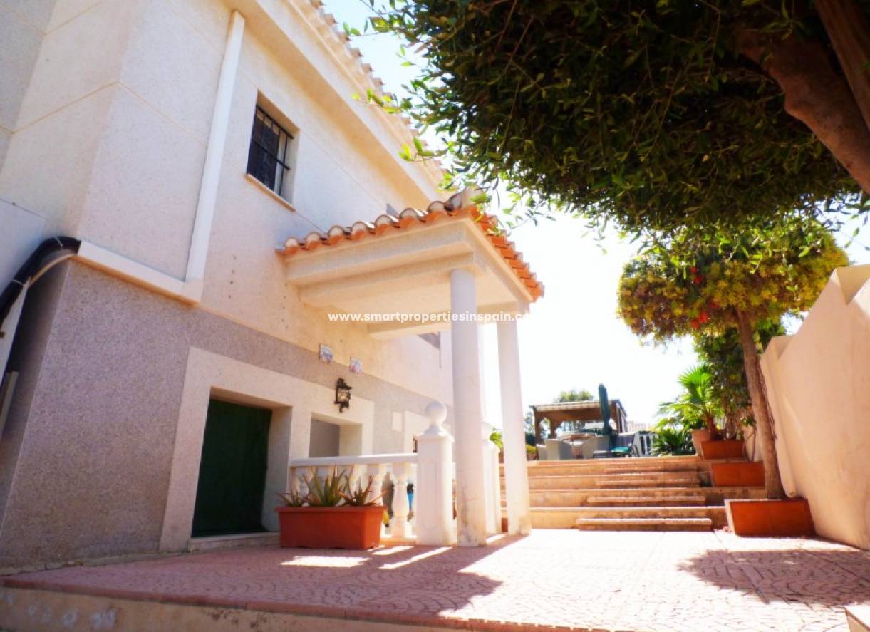 Wederverkoop - Detached Villa - La Marina - Urbanización La Marina