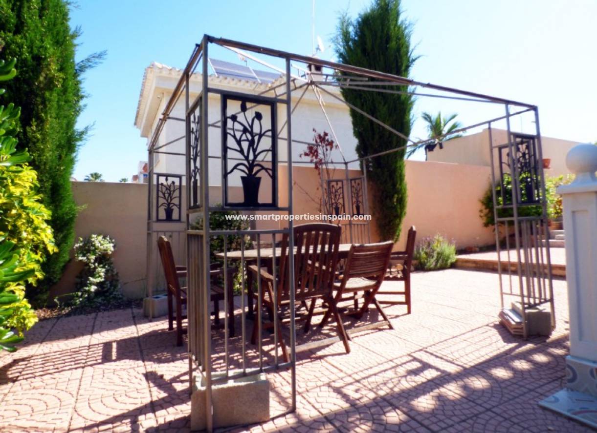 Wederverkoop - Detached Villa - La Marina - Urbanización La Marina