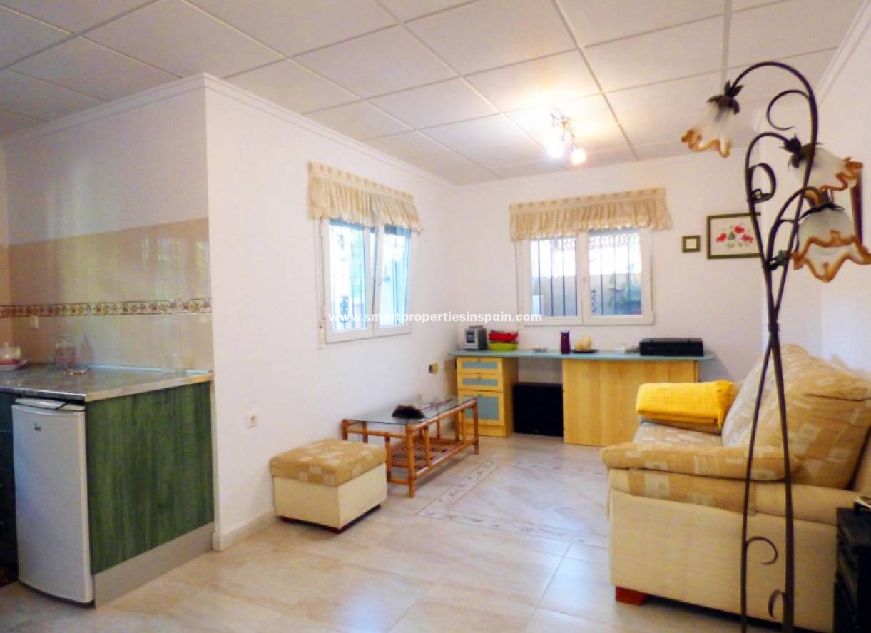 Wederverkoop - Detached Villa - La Marina - Urbanización La Marina