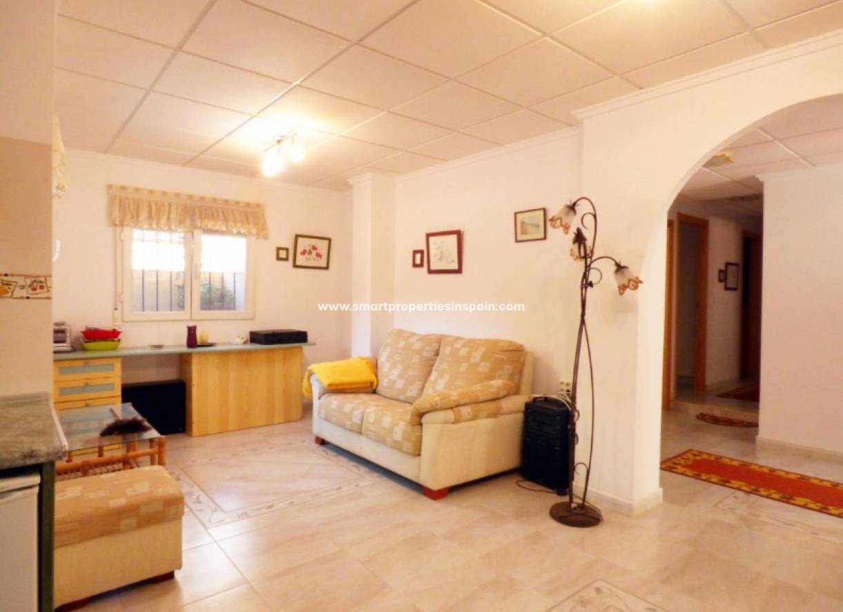 Wederverkoop - Detached Villa - La Marina - Urbanización La Marina