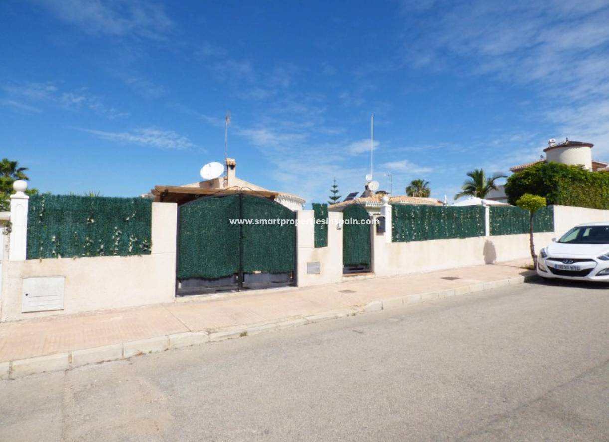 Wederverkoop - Detached Villa - La Marina - Urbanización La Marina