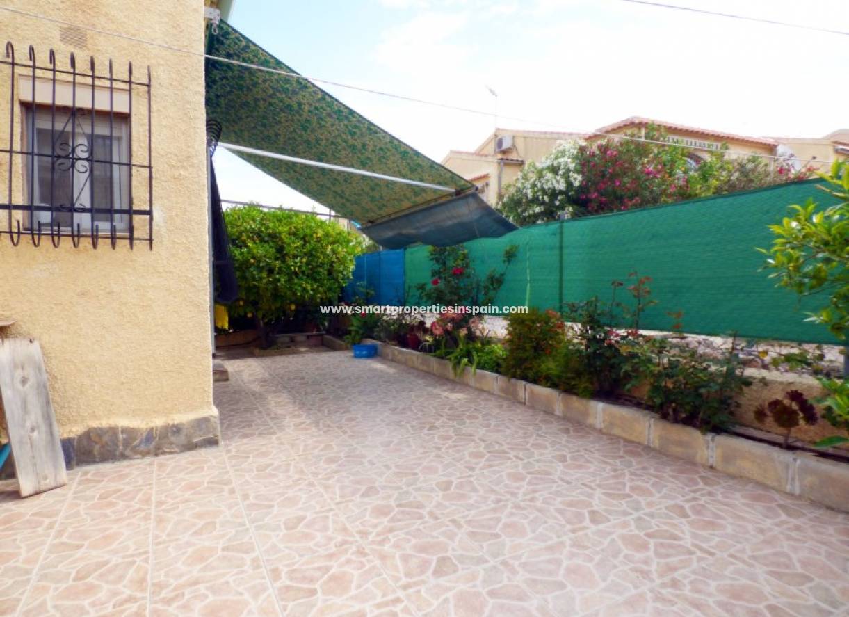 Wederverkoop - Detached Villa - La Marina - Urbanización La Marina