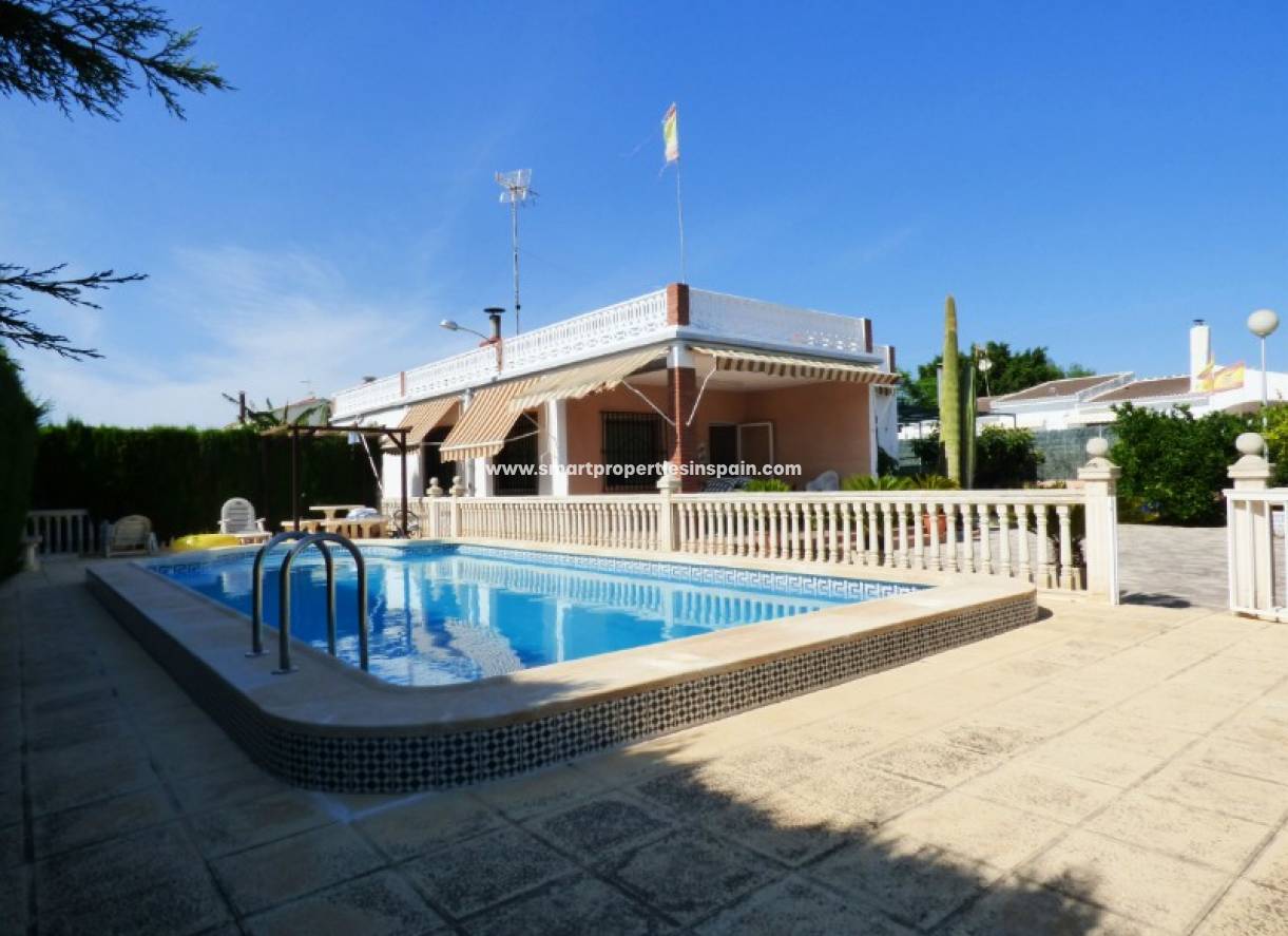 Wederverkoop - Detached Villa - La Marina - Urbanización La Marina