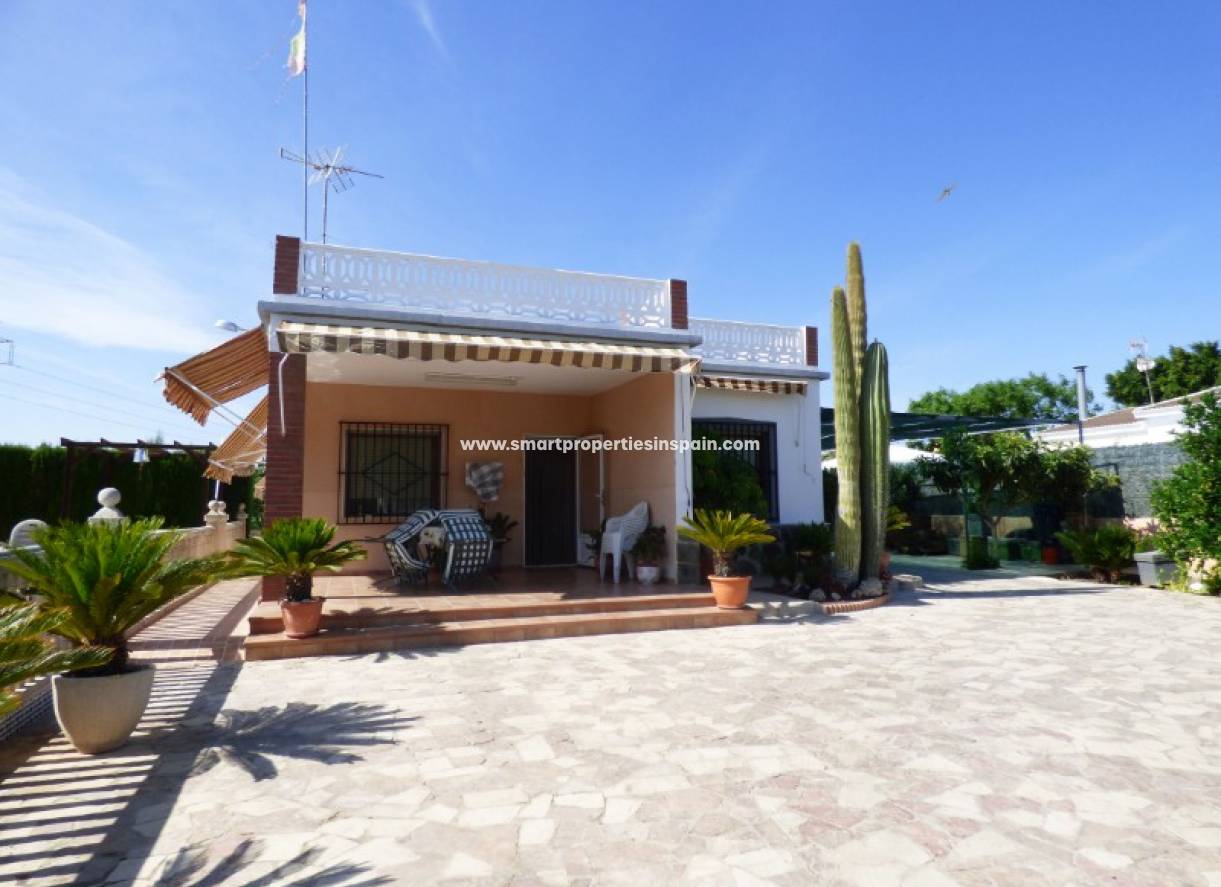 Wederverkoop - Detached Villa - La Marina - Urbanización La Marina