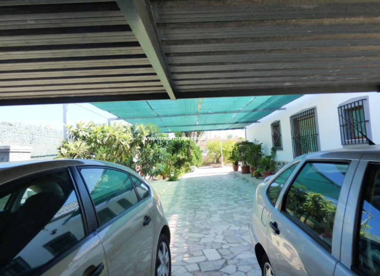 Wederverkoop - Detached Villa - La Marina - Urbanización La Marina