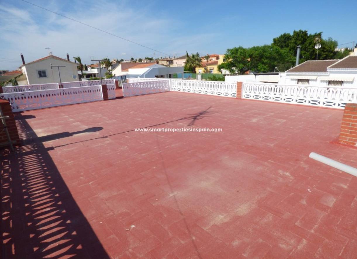 Wederverkoop - Detached Villa - La Marina - Urbanización La Marina