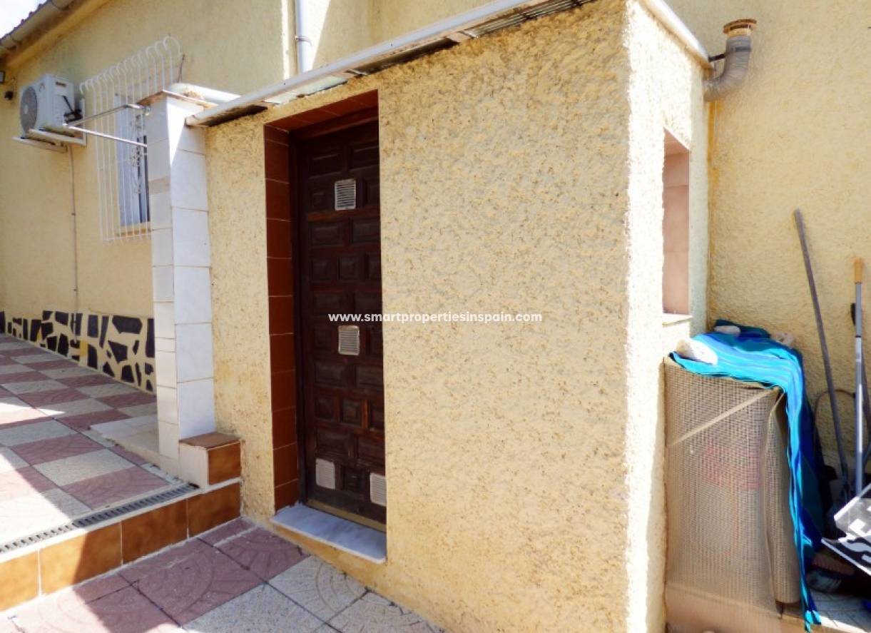 Wederverkoop - Detached Villa - La Marina - Urbanización La Marina