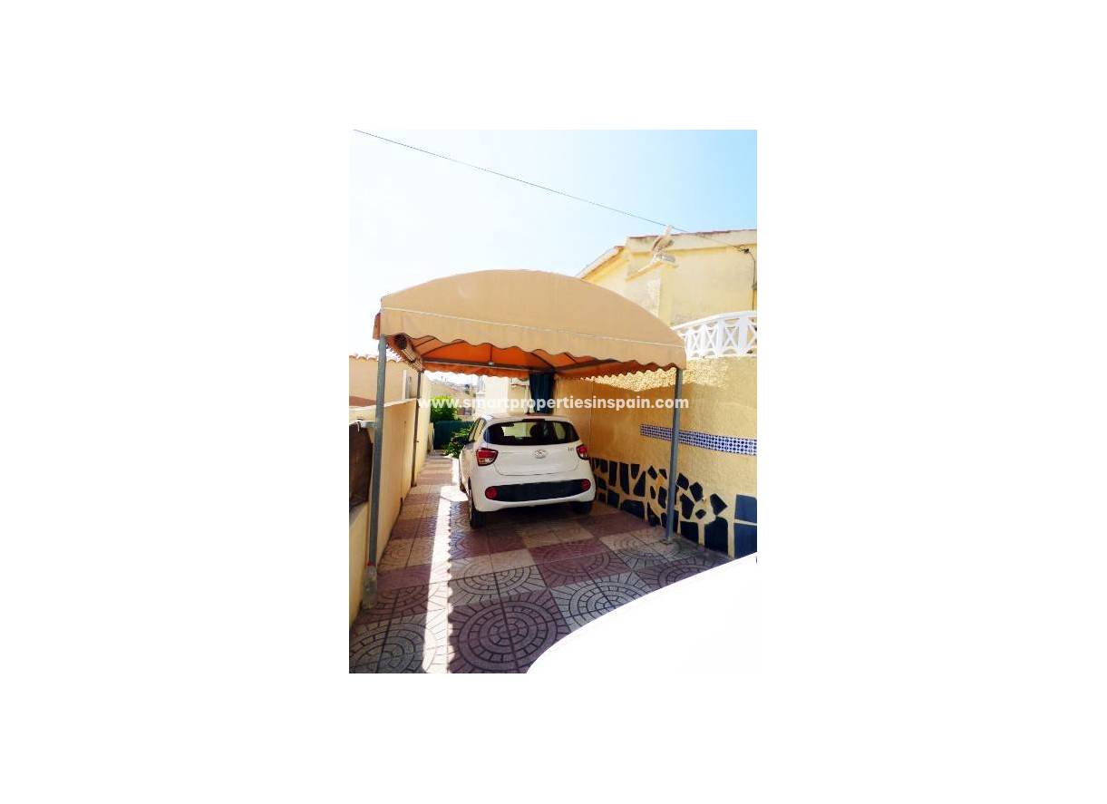 Wederverkoop - Detached Villa - La Marina - Urbanización La Marina