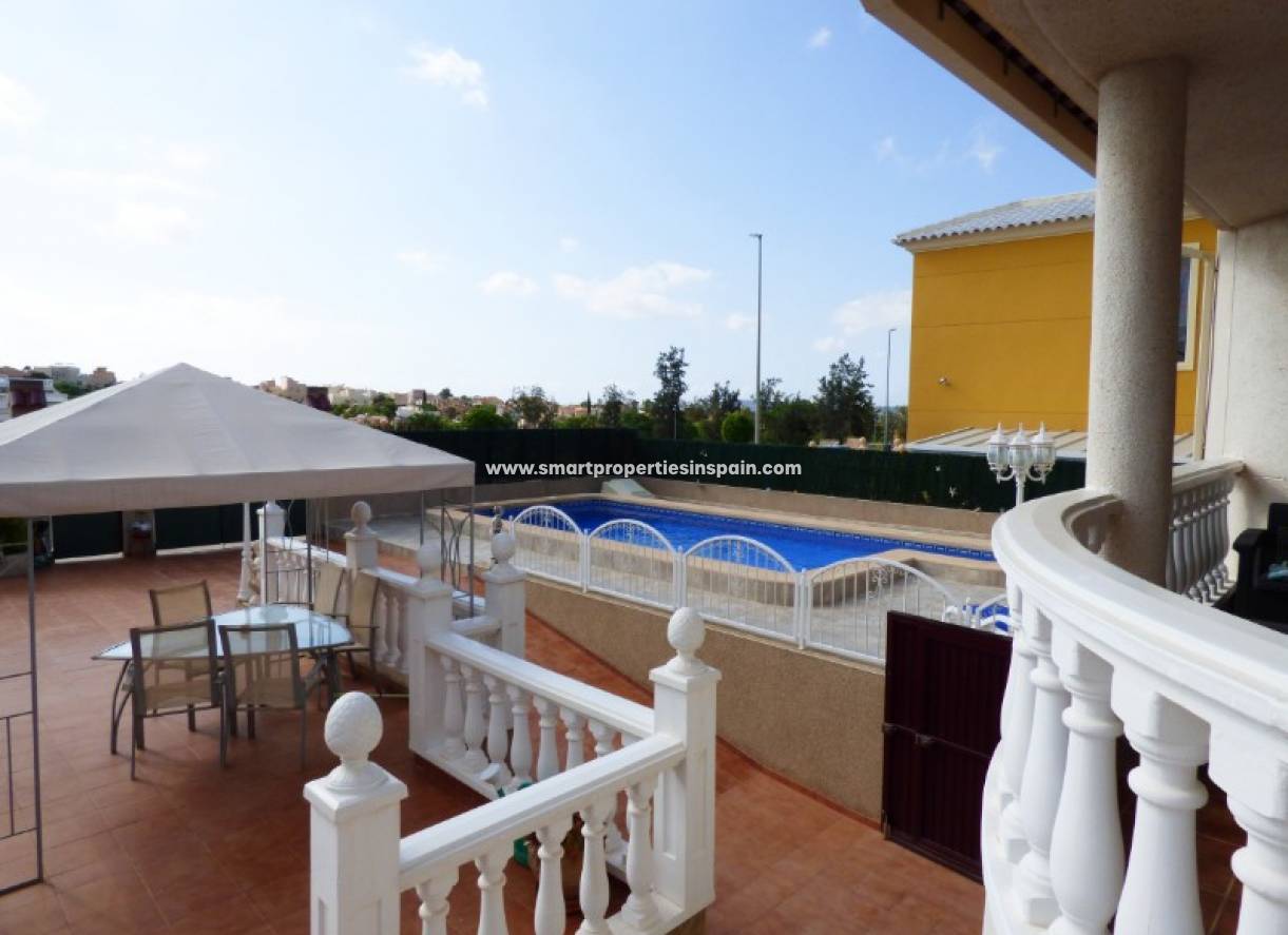 Wederverkoop - Detached Villa - La Marina - Urbanización La Marina