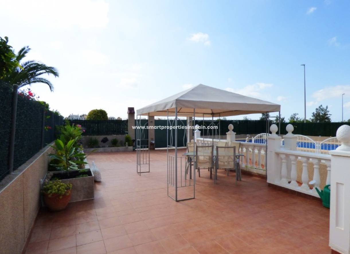 Wederverkoop - Detached Villa - La Marina - Urbanización La Marina