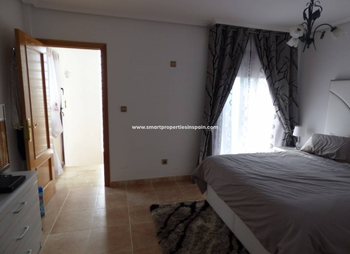 Wederverkoop - Detached Villa - La Marina - Urbanización La Marina