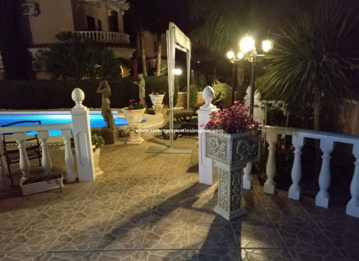 Wederverkoop - Detached Villa - La Marina - Urbanización La Marina