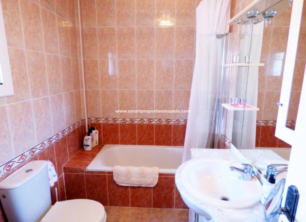 Wederverkoop - Detached Villa - La Marina - Urbanización La Marina