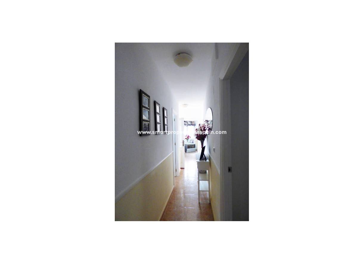 Wederverkoop - Detached Villa - La Marina - Urbanización La Marina