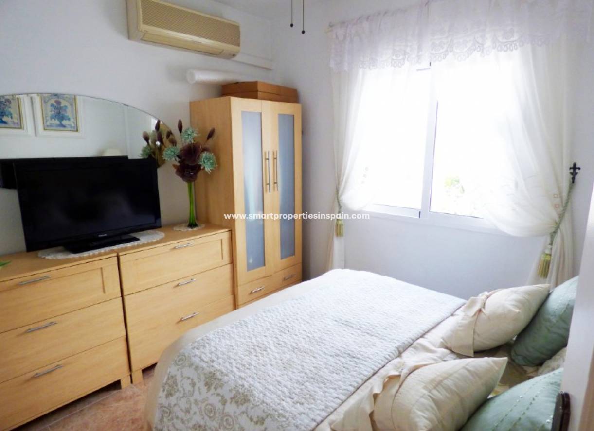 Wederverkoop - Detached Villa - La Marina - Urbanización La Marina
