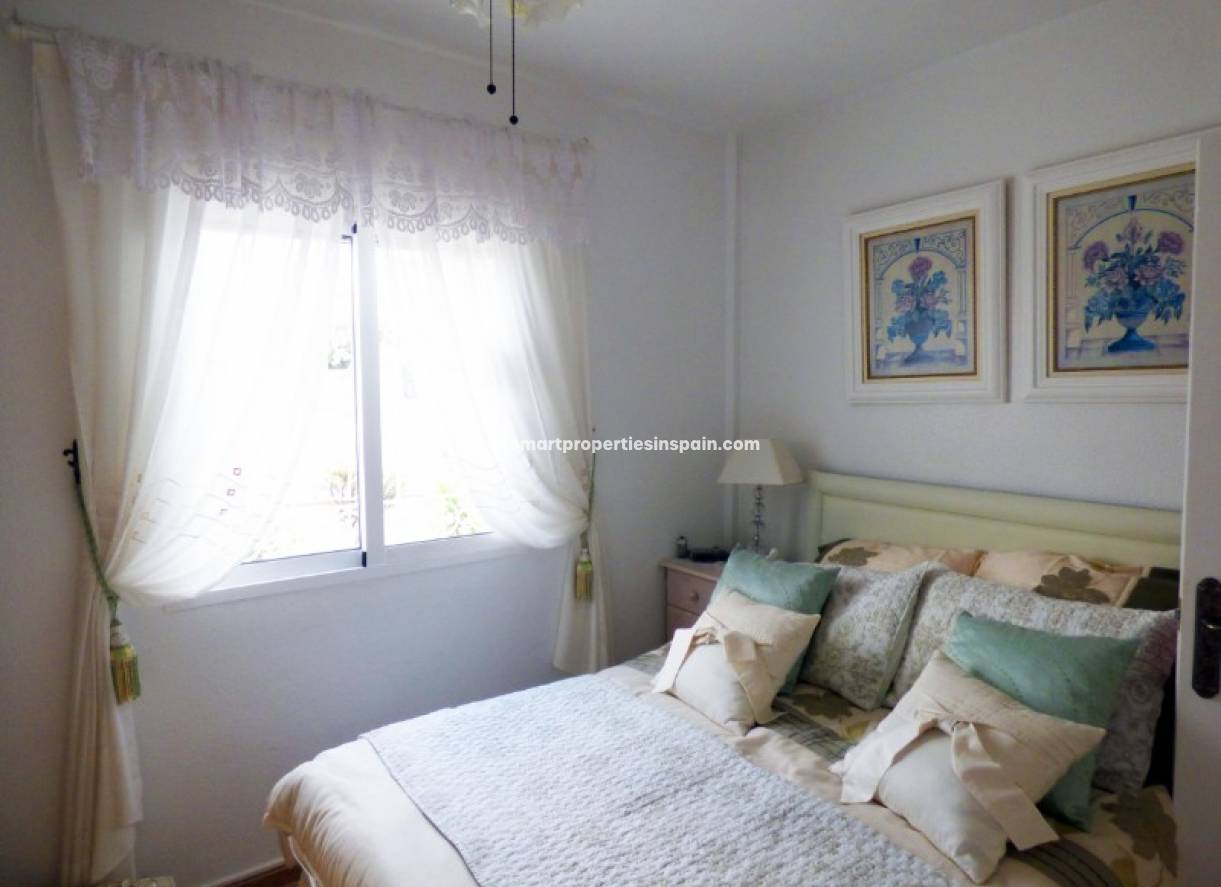 Wederverkoop - Detached Villa - La Marina - Urbanización La Marina