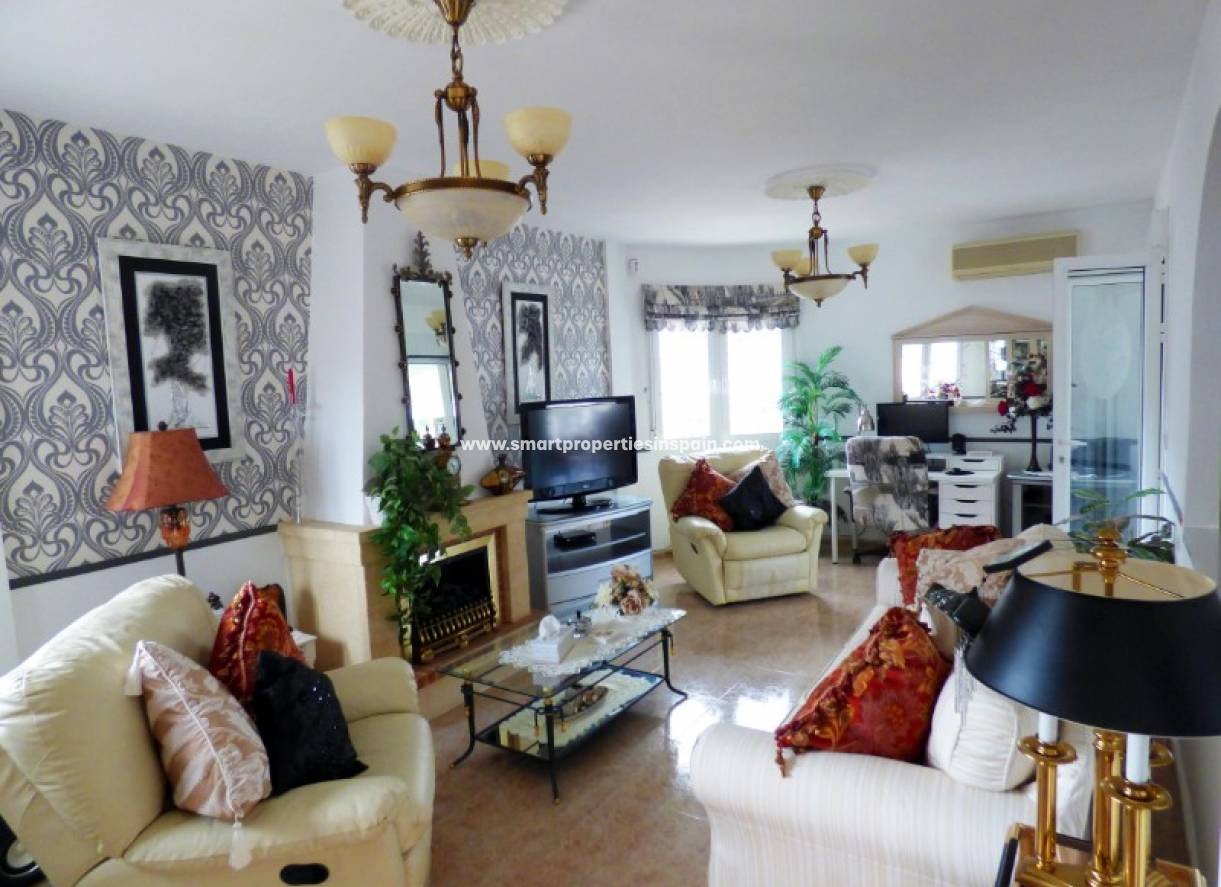 Wederverkoop - Detached Villa - La Marina - Urbanización La Marina