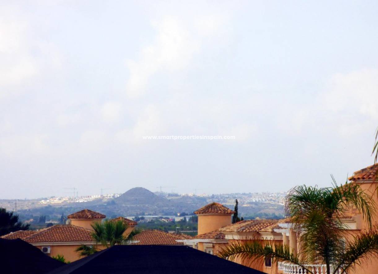 Wederverkoop - Detached Villa - La Marina - Urbanización La Marina