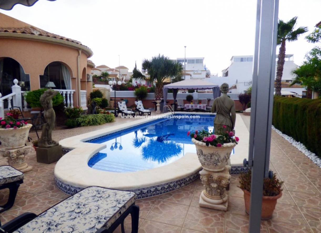 Wederverkoop - Detached Villa - La Marina - Urbanización La Marina