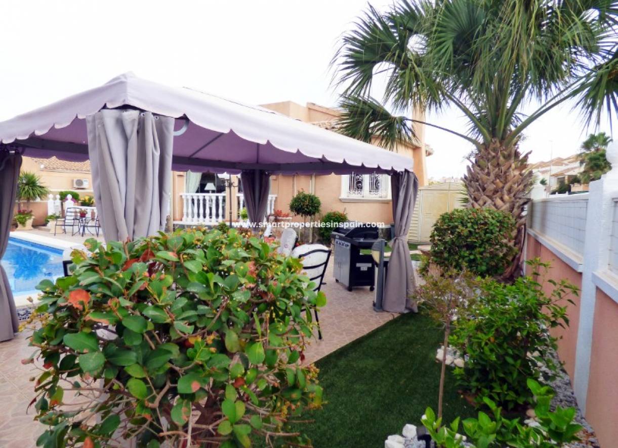 Wederverkoop - Detached Villa - La Marina - Urbanización La Marina