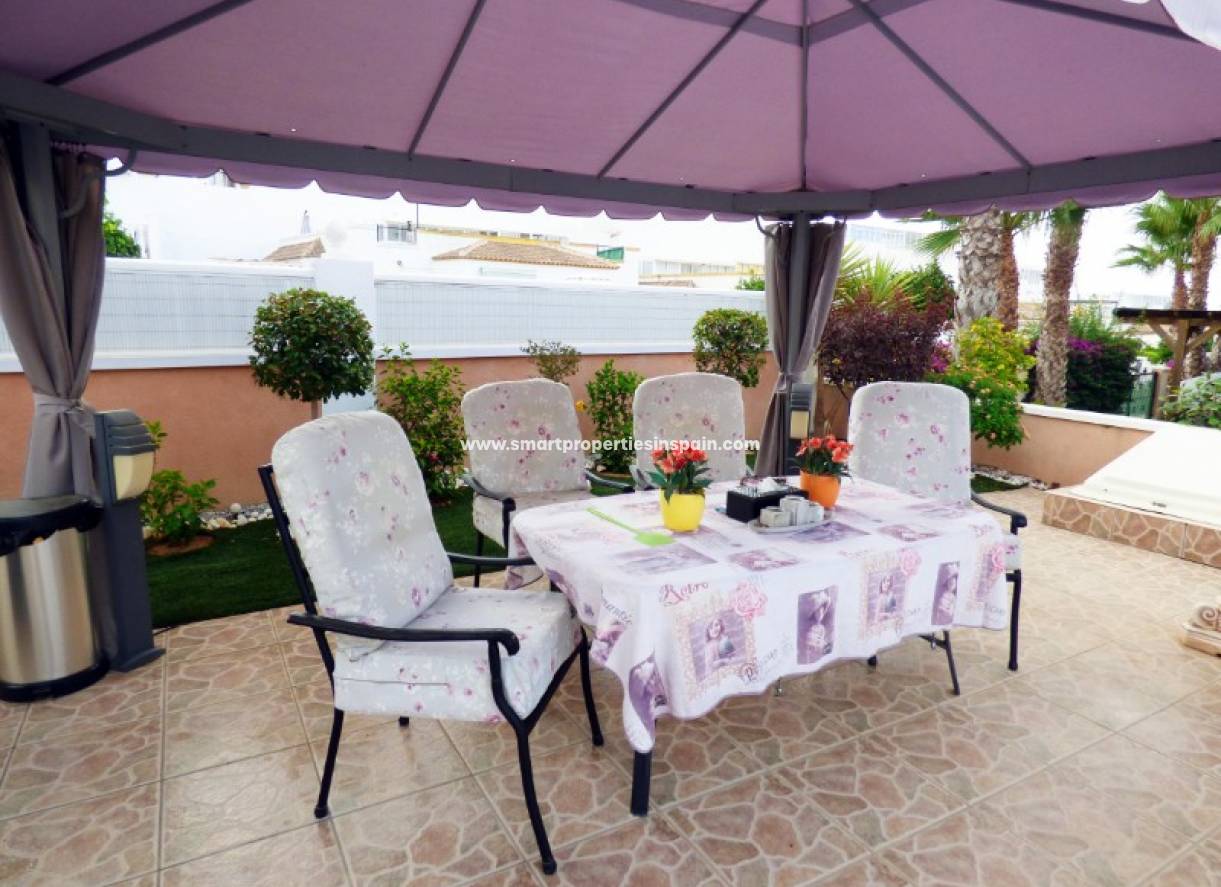 Wederverkoop - Detached Villa - La Marina - Urbanización La Marina