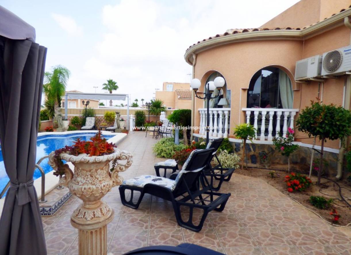 Wederverkoop - Detached Villa - La Marina - Urbanización La Marina
