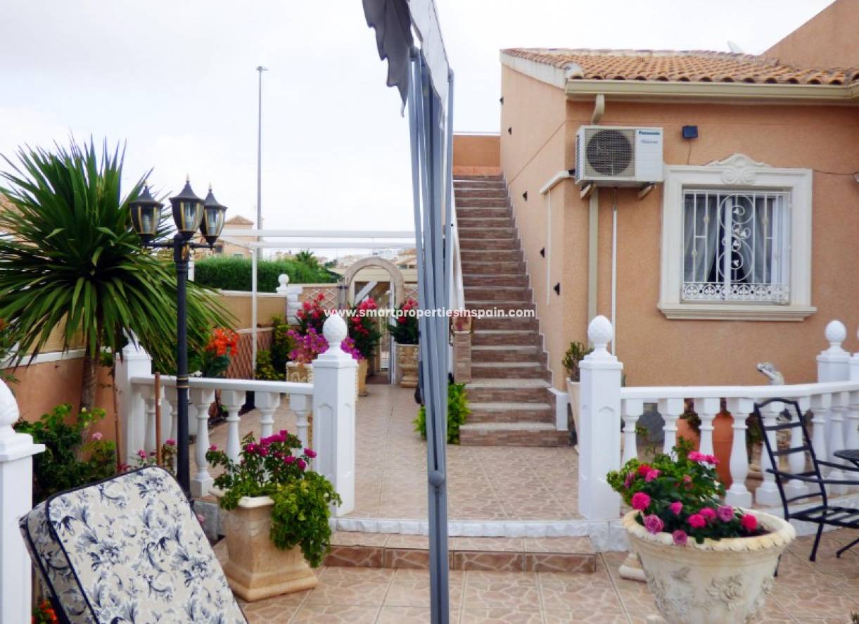 Wederverkoop - Detached Villa - La Marina - Urbanización La Marina