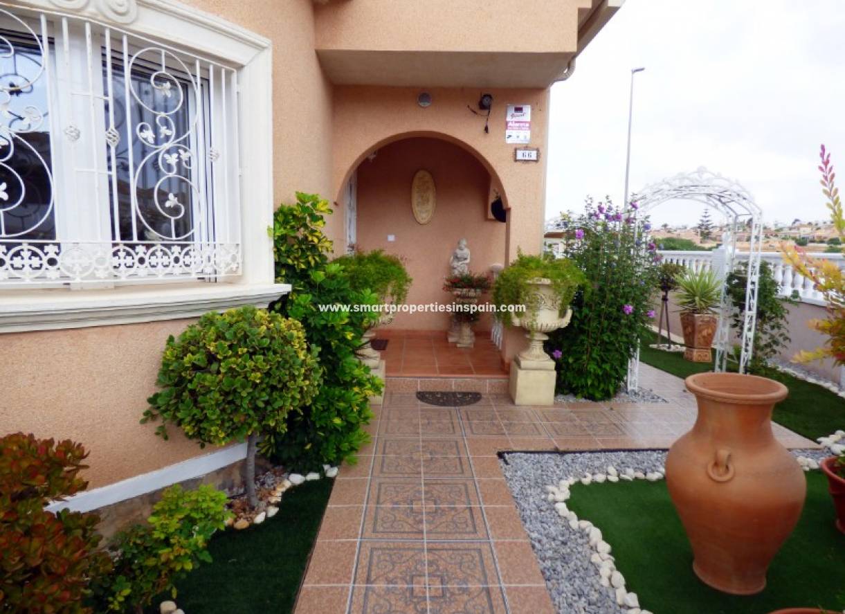 Wederverkoop - Detached Villa - La Marina - Urbanización La Marina