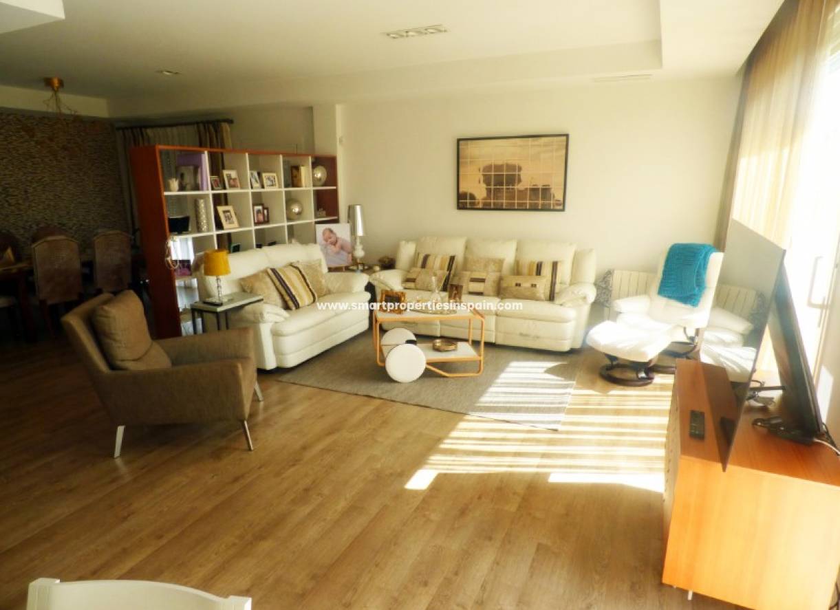 Wederverkoop - Detached Villa - La Marina - Urbanización La Marina