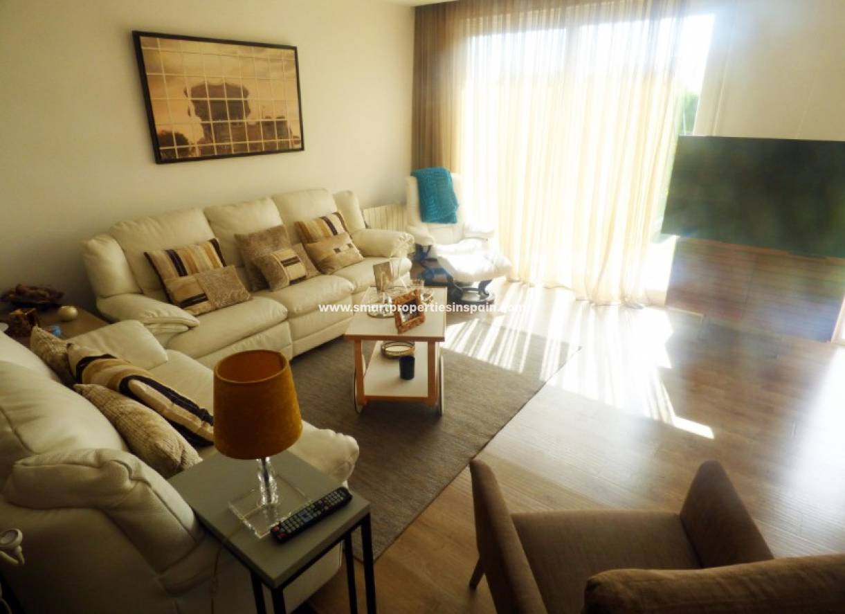 Wederverkoop - Detached Villa - La Marina - Urbanización La Marina