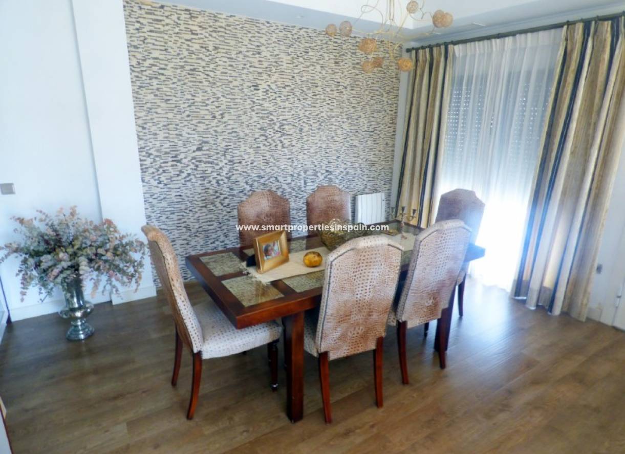 Wederverkoop - Detached Villa - La Marina - Urbanización La Marina
